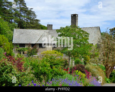 Coleton Fishacre d'un jardin et d'une maison gérée par le National Trust dans le style Arts and Crafts, Kingswear, Devon, Angleterre Banque D'Images