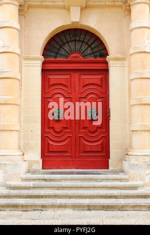 Porte avant colorés à Malte Banque D'Images