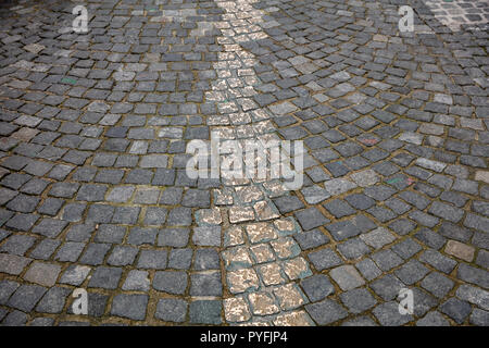 Memorial à Munich vieux centre-ville. Sentier d'or marqué sur les pavés Banque D'Images