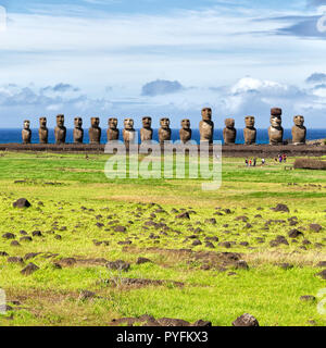 Au Chili rapa nui l'antique et mysteriuos muai statue symbole d'un ancien de la culture Banque D'Images