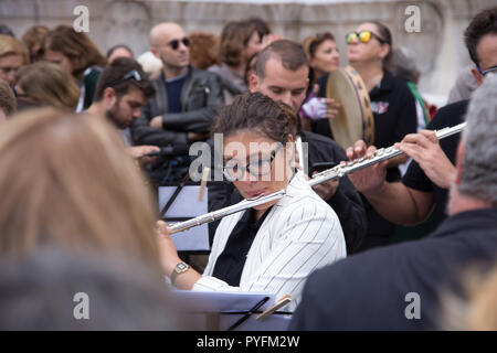 Roma, Italie. 27 Oct, 2018. Manifestation à Piazza del Campidoglio à Rome avec des centaines de citoyens romains à défendre la dignité de Rome Crédit : Matteo Nardone/Pacific Press/Alamy Live News Banque D'Images