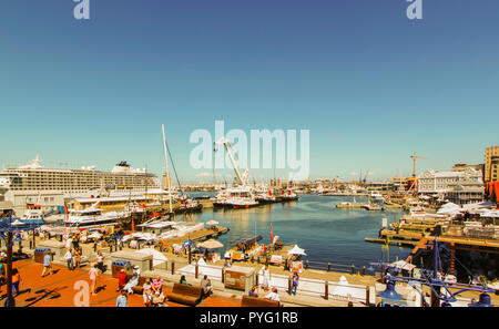 Cape Town - 2011 : Victoria & Alfred Waterfront sur une journée ensoleillée Banque D'Images
