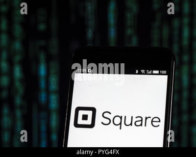 Kiev, Ukraine. 26Th Oct, 2018. Square, Inc. logo vu affichée sur téléphone intelligent. Square, Inc. est une société de services financiers, les services marchands agrégateur, et de paiement mobile company Crédit : Igor Golovniov SOPA/Images/ZUMA/Alamy Fil Live News Banque D'Images