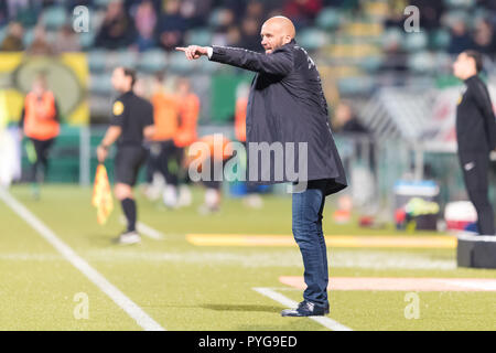 La Haye, Pays-Bas 27 octobre 2018 ADO La Haye - NAC Breda 2018-2019 de l'Eredivisie L-R : NAC Coach Mitchell de der Gaag : Crédit photos Orange/Alamy Live News Banque D'Images