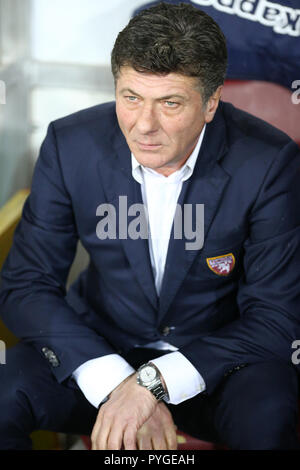 Torino, Italie. 27 octobre, 2018. Walter Mazzarri, l'entraîneur-chef de Torino FC, regarde la série avant un match de football entre Torino FC et la Fiorentina. Crédit : Marco Canoniero/Alamy Live News Banque D'Images