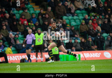 Northampton, Royaume-Uni. 27 octobre 2018. Tom Wood de Northampton Saints au cours de la Premiership Rugby Cup match entre Northampton Saints et Bristol les ours. Andrew Taylor/Alamy Live News Banque D'Images