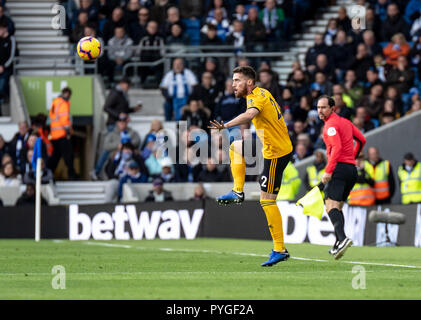 Brighton, UK. 27 Oct 2018. Matt Doherty de Wolverhampton Wanderers lors du premier match de championnat entre Brighton et Hove Albion Wolverhampton Wanderers et à l'AMEX Stadium, Brighton, Angleterre le 27 octobre 2018. Photo par Liam McAvoy. Credit : UK Sports Photos Ltd/Alamy Live News Banque D'Images