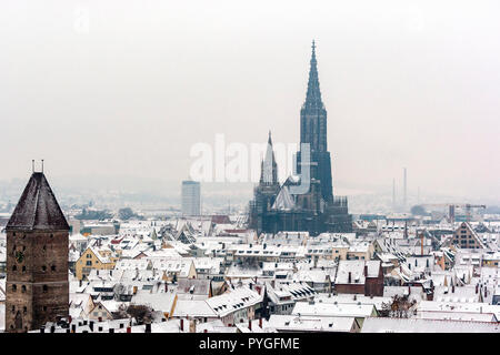 Neige hiver vue d'Ulm de Maritim Hotel Ulm, avec le, Bade-Wurtemberg, Allemagne, Banque D'Images