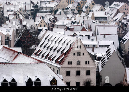 Neige hiver vue d'Ulm de Maritim Hotel maisons avec toit, Bade-Wurtemberg, Allemagne, Banque D'Images