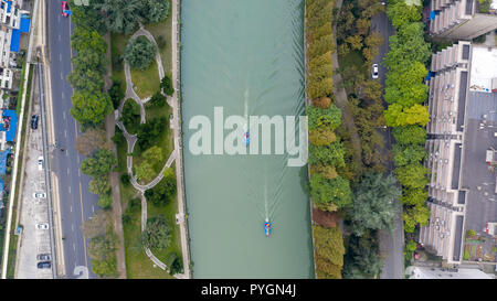 Les petits bateaux de pêche sur la rivière Fuhe ou Jinjang à Chengdu, Chine Banque D'Images