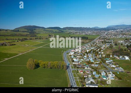 Les terres agricoles et la baie Hannahs, Rotorua, île du Nord, Nouvelle-Zélande - vue aérienne Banque D'Images