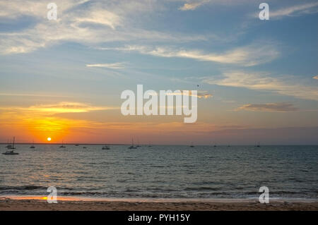 Vesteys plage au coucher du soleil, à Darwin, Territoire du Nord, Australie. Banque D'Images