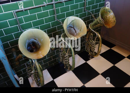 Quirky toilettes dans la pub de Bell, Ticehurst East Sussex, Royaume-Uni Banque D'Images