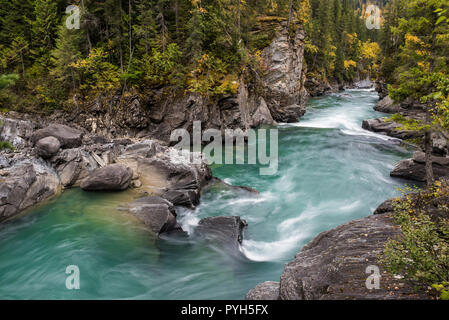 Overlander falls, Fraser River, le parc provincial du mont Robson, British Columbia, Canada, par Bruce Montagne/Dembinsky Assoc Photo Banque D'Images