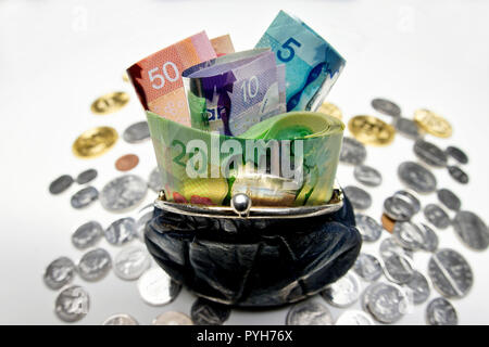 Montréal,Canada,28 octobre,2018.Stash d'argent canadien en petit sac à main. Credit:Mario Beauregard/Alamy Live News Banque D'Images
