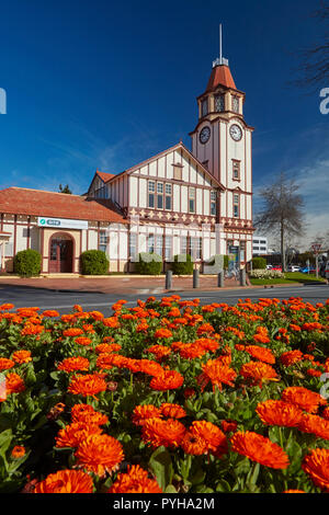 Centre d'isite (ancien bureau de poste) et de fleurs, Rotorua, île du Nord, Nouvelle-Zélande Banque D'Images