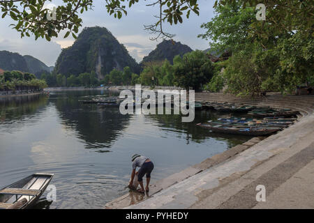 Bateaux à la river à Ninh Binh, Vietnam Banque D'Images