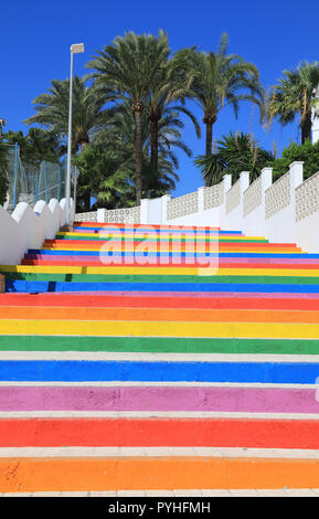 Escalier arc-en-ciel à Nerja Espagne Banque D'Images