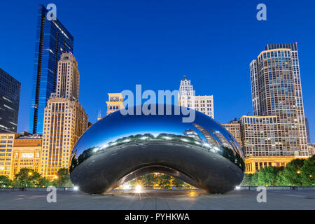CHICAGO, ILLINOIS/USA-Octobre 13 2018 : image de la Cloud Gate ou la fève dans la matinée du 13 octobre 2018 au Millennium Park, Chicago, Illinois Banque D'Images