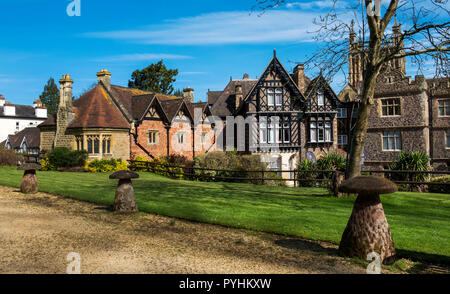 Prieuré de Great Malvern, Abbey Gateway et de l''hôtel, Great Malvern, Worcestershire, Angleterre, Europe Banque D'Images