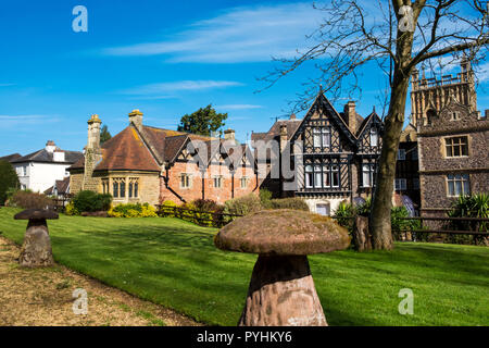 Prieuré de Great Malvern, Abbey Gateway et de l''hôtel, Great Malvern, Worcestershire, Angleterre, Europe Banque D'Images