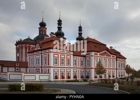 Mariánská Týnice église de pèlerinage conçu par l'architecte tchèque avec des origines italiennes Jan Santini Aichel (Giovanni Biagio Santini) dans Mariánský Týnec près de Kralovice en Bohême de l'Ouest, en République tchèque. Banque D'Images