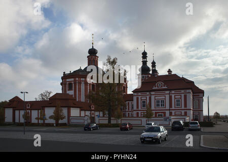 Mariánská Týnice église de pèlerinage conçu par l'architecte tchèque avec des origines italiennes Jan Santini Aichel (Giovanni Biagio Santini) dans Mariánský Týnec près de Kralovice en Bohême de l'Ouest, en République tchèque. Banque D'Images