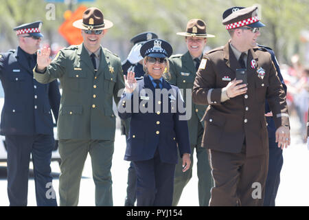 Chicago, Illinois, USA - 5 mai 2018 : La Constitution polonaise Day Parade, les membres des forces de l'ordre dans l'Illinois, en descendant la rue dur Banque D'Images