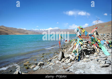 Beau paysage de montagne et de lac au Tibet Banque D'Images