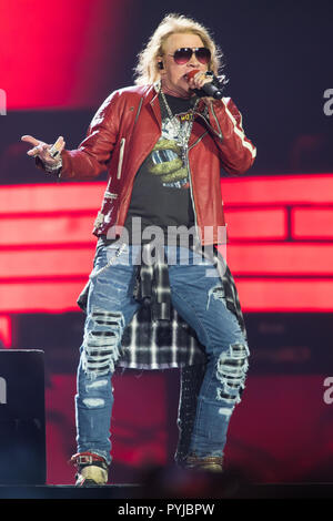 Guns N' Roses effectuer dans le pas dans cette vie Tour à Passeio Marítimo de Algés, à Lisbonne, Portugal. Banque D'Images