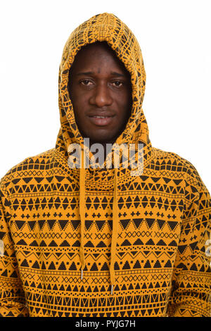 Les jeunes professionnels African man smiling et porter hoodie Banque D'Images