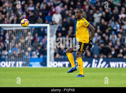 Brighton, UK. 27 Oct 2018. Willy Boly de Wolverhampton Wanderers lors du premier match de championnat entre Brighton et Hove Albion Wolverhampton Wanderers et à l'AMEX Stadium, Brighton, Angleterre le 27 octobre 2018. Photo par Liam McAvoy. Credit : UK Sports Photos Ltd/Alamy Live News Banque D'Images