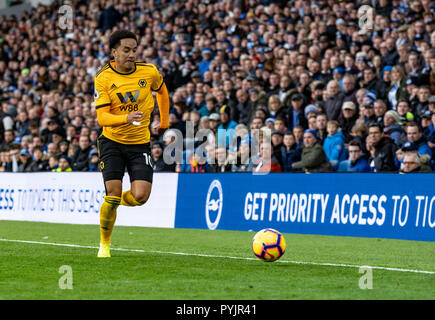 Brighton, UK. 27 Oct 2018. Hélder Costa de Wolverhampton Wanderers lors du premier match de championnat entre Brighton et Hove Albion Wolverhampton Wanderers et à l'AMEX Stadium, Brighton, Angleterre le 27 octobre 2018. Photo par Liam McAvoy. Credit : UK Sports Photos Ltd/Alamy Live News Banque D'Images