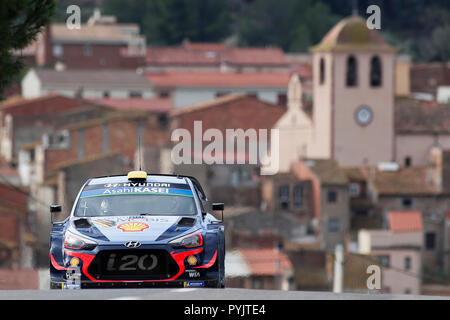 Riudecanyes, Barcelone, Espagne. 28 Oct, 2018. FIA World Rally Championship de l'Espagne ; Andreas Mikkelsen de Hyundai Motorsport à la fin de la scène : l'action de Crédit Plus Sport/Alamy Live News Banque D'Images