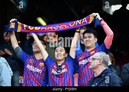 Barcelone, Espagne. 28 Oct, 2018. FC Barcelone partisans pendant la ligue espagnole, match de football entre le FC Barcelone et le Real Madrid le 28 octobre 2018 au Camp Nou à Barcelone, Espagne. Appuyez sur Cordon Cordon Crédit : Presse/Alamy Live News Banque D'Images