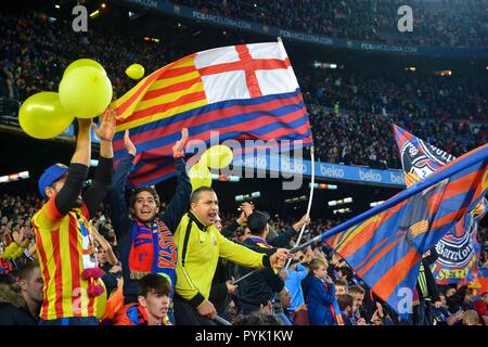 Barcelone, Espagne. 28 Oct, 2018. FC Barcelone partisans pendant la ligue espagnole, match de football entre le FC Barcelone et le Real Madrid le 28 octobre 2018 au Camp Nou à Barcelone, Espagne. Appuyez sur Cordon Cordon Crédit : Presse/Alamy Live News Banque D'Images