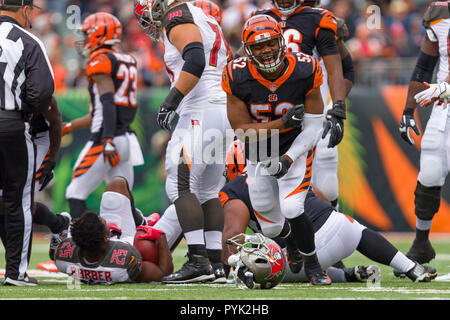 Cincinnati, OH, USA. 28 Oct, 2018. Cincinnati Bengals linebacker Preston Brown (52) réagit après la lutte contre Tampa Bay Buccaneers running back Peyton Coiffure (25) dans un match entre les Pittsburgh Steelers et les Bengals de Cincinnati le 28 octobre 2018 au Stade Paul Brown à Cincinnati, OH. Adam Lacy/CSM/Alamy Live News Banque D'Images