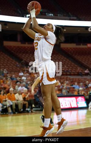 Austin, TX, USA. 28 Oct, 2018. Texas longhorns Jada Underwood # 12 en action au cours de la Basket-ball match contre West Texas A&M à la Frank Erwin Center à Austin, TX. Mario Cantu/CSM/Alamy Live News Banque D'Images