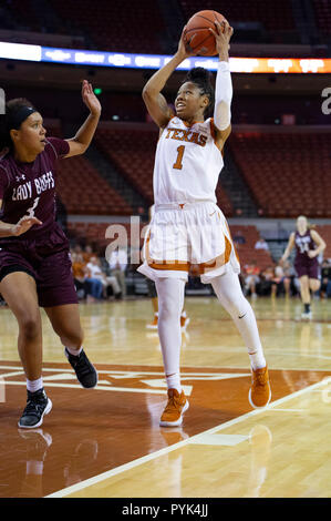 Austin, TX, USA. 28 Oct, 2018. Texas longhorns Sug Sutton # 01 en action au cours de la Basket-ball match contre West Texas A&M à la Frank Erwin Center à Austin, TX. Mario Cantu/CSM/Alamy Live News Banque D'Images