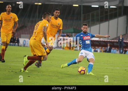 Napoli , Kampanien , Italie : 2018-10-28 Italien de série, un match de football SSC Napoli - comme les Roms au stade San Paolo en Dreies Mertens en action photo Credit : Antonio Balasco/Alamy Live News Banque D'Images