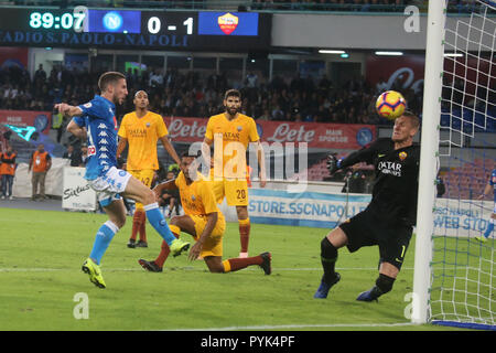 Napoli , Kampanien , Italie : 2018-10-28 Italien de série, un match de football SSC Napoli - comme les Roms au stade San Paolo en Dreies objectif photo Crédit : Antonio Balasco Mertens/Alamy Live News Banque D'Images