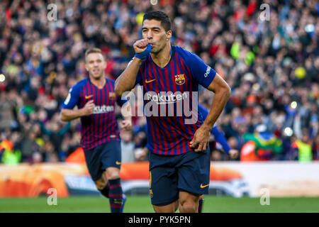 28 octobre 2018, le Camp Nou, Barcelona, Espagne ; La Liga football, Barcelone et Real Madrid ; Luis Suarez du FC Barcelone célèbre 2-0 au Camp Nou Banque D'Images