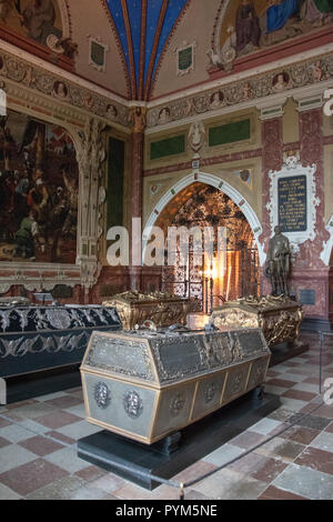 Les cercueils dans Christian 4 chapelle dans la Cathédrale de Roskilde, Roskilde, Danemark. La construction de la cathédrale a commencé dans les années 1170 sous l'évêque Absalon. Banque D'Images