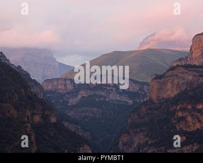 Coucher du soleil dans le Canyon de Anisclo Banque D'Images