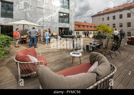 Le projet Canape comme une partie de Bloc Design 2018 design présente des marques, et organise des expositions d'un des ateliers dans le complexe résidentiel de Muni Banque D'Images