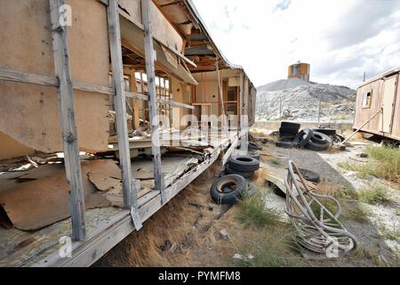 Abandonnée,vieux Mobil-homes et roulottes, dans désert du Nevada à Winamucca près de casinos Banque D'Images