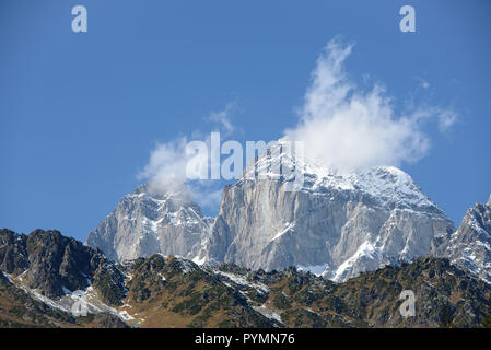 Paysage d'automne la montagne du Caucase de la région de Svaneti en Géorgie Banque D'Images