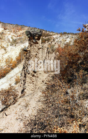 Paysage d'automne étonnant de Rock Formation Devil's town en Serbie, la montagne Radan Banque D'Images