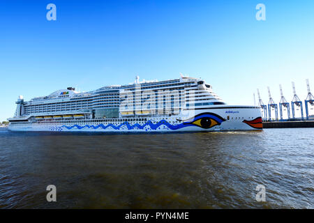 Bateau de croisière dans l'ACRA 675cruise terminal Steinwerder à Hambourg, Allemagne, Europe, Kreuzfahrtschiff Kreuzfahrtterminal Steinwerder AIDA 675am i Banque D'Images