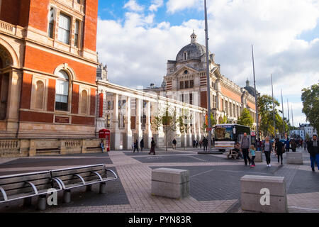 Victoria and Albert Museum, henry cole aile, Londres, Royaume-Uni Banque D'Images